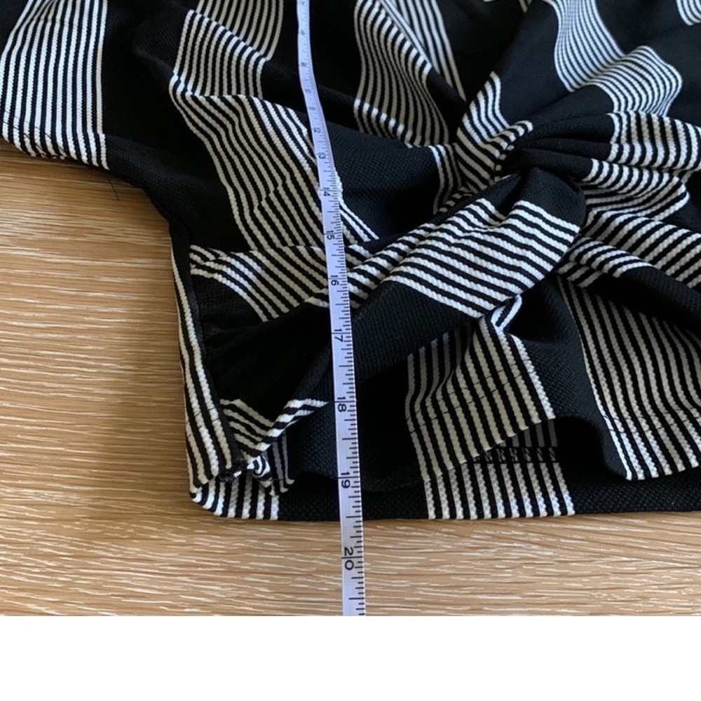 Anthropologie Bishop + Young Twist-Front Top - Picture 11 of 13